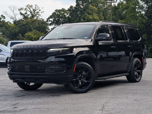 Used 2024 Jeep Wagoneer Series II w/ Convenience Group I RWD image 3