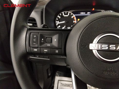 Used 2023 Nissan Rogue SV image 11