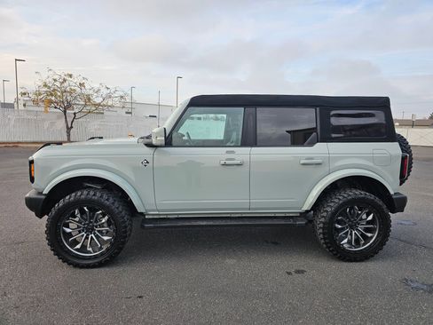 Used 2023 Ford Bronco Outer Banks image 3