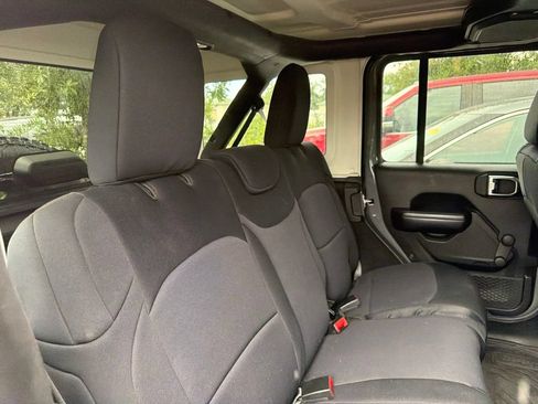 Used 2018 Jeep Wrangler Unlimited Sport AWD/4WD image 11