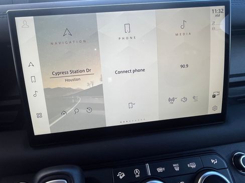 Certified 2024 Land Rover Defender 130 X-Dynamic SE image 27