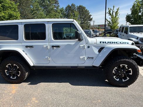 Used 2025 Jeep Wrangler Unlimited Rubicon 4xe AWD/4WD image 7