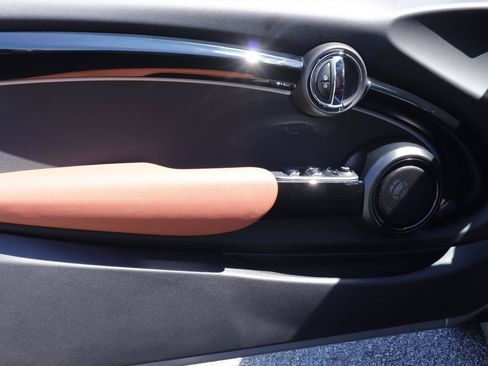 Used 2024 MINI Cooper S FWD image 9