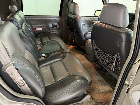 Used 2000 Chevrolet Tahoe Z71 w/ Comfort & Security Pkg image 34