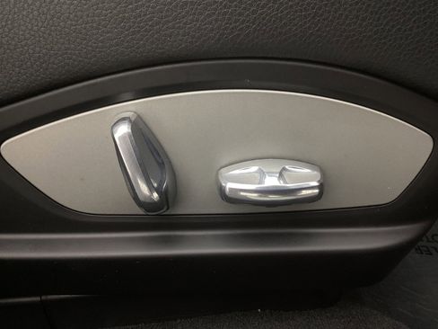 Used 2013 Porsche Panamera S image 38