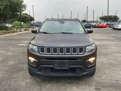 Used 2020 Jeep Compass Latitude FWD image 2