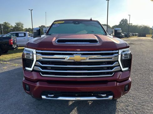 Used 2025 Chevrolet Silverado 2500 High Country w/ High Country Premium Package AWD/4WD image 9