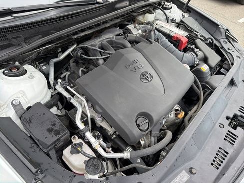 Used 2019 Toyota Avalon XLE image 16