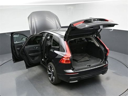 Used 2023 Volvo XC60 B6 Ultimate w/ Protection Package Premier image 51