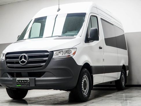 Used 2024 Mercedes-Benz Sprinter 2500 image 8