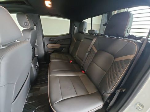 Used 2025 GMC Canyon Denali AWD/4WD image 22