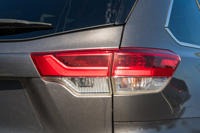Used 2017 Toyota Highlander XLE AWD/4WD image 7