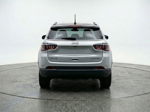 Used 2025 Jeep Compass Limited image 7