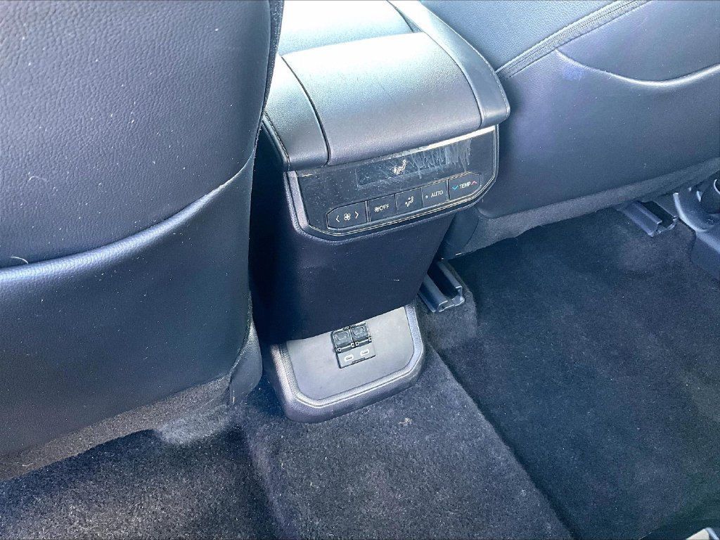 Used 2026 Toyota Highlander XLE AWD/4WD image 29