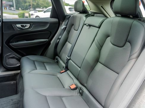 Used 2025 Volvo XC60 B5 Plus AWD/4WD image 19