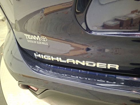 Certified 2023 Toyota Highlander XLE image 24