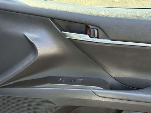 Used 2023 Toyota Camry SE w/ Cold Weather Package image 8