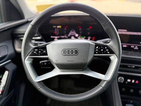 Certified 2025 Audi Q5 Premium w/ Convenience Package AWD/4WD image 12