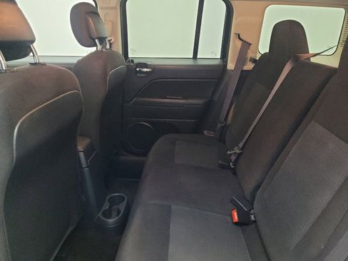 Used 2016 Jeep Patriot Sport w/ Power Value Group FWD image 18