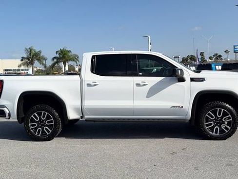 Used 2025 GMC Sierra 1500 AT4 w/ AT4 Premium Package AWD/4WD image 4