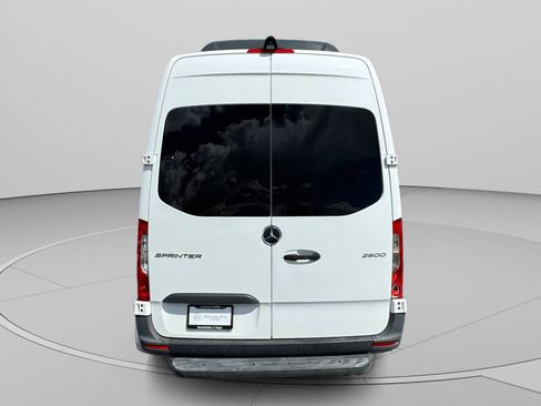 Used 2019 Mercedes-Benz Sprinter 2500 image 4
