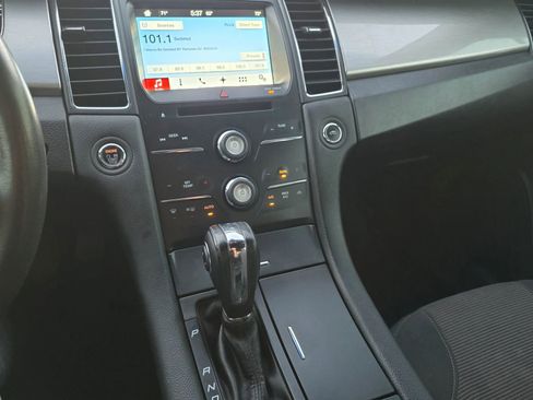 Used 2016 Ford Taurus SEL w/ Equipment Group 201A image 18