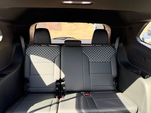 Used 2025 GMC Acadia Denali w/ Super Cruise Package image 25