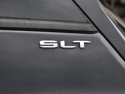 Used 2022 GMC Terrain SLT image 11
