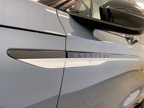 New 2026 Lincoln Nautilus Reserve image 13