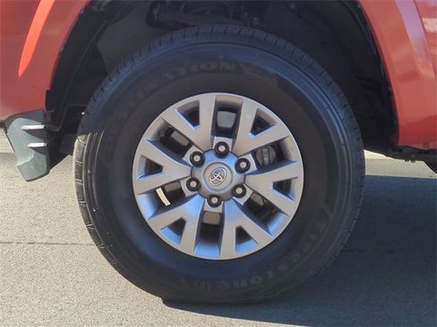 Used 2018 Toyota Tacoma SR5 image 19