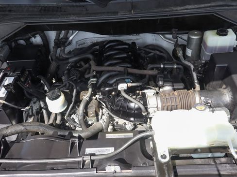 Used 2019 Nissan NV 2500 SV RWD image 15