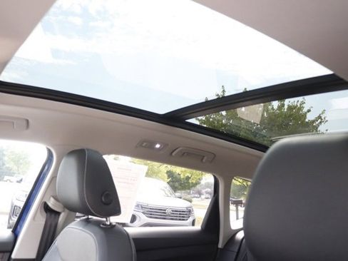 Used 2024 Volkswagen Taos SEL image 15