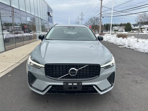Certified 2025 Volvo XC60 B5 Plus image 7