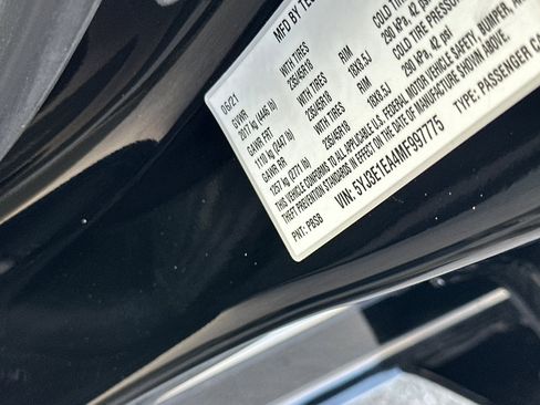 Used 2021 Tesla Model 3 Standard Range Plus image 24