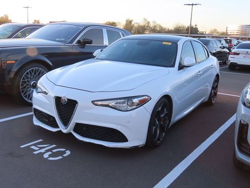 Used 2018 Alfa Romeo Giulia Ti Sport w/ Quick Order Package 22U Sport image 2