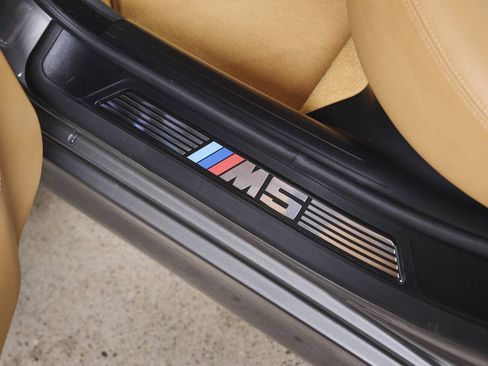 Used 2003 BMW M5 RWD image 81