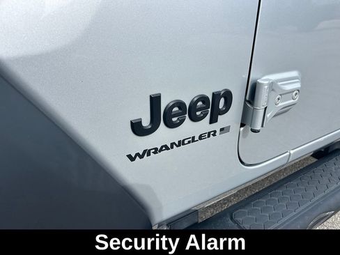 Used 2024 Jeep Wrangler Unlimited Sport AWD/4WD image 19