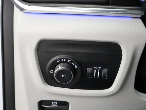 Used 2023 Jeep Grand Cherokee L Overland w/ Advanced Protech Group III AWD/4WD image 49