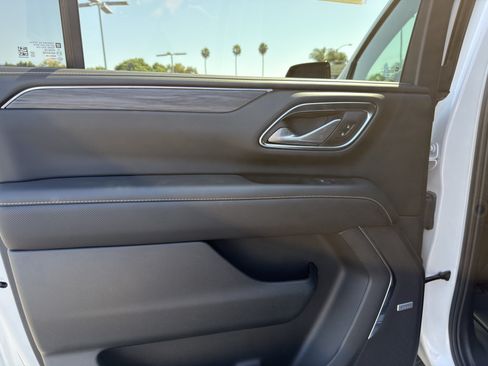 Used 2024 GMC Yukon XL SLT w/ SLT Premium Package RWD image 20