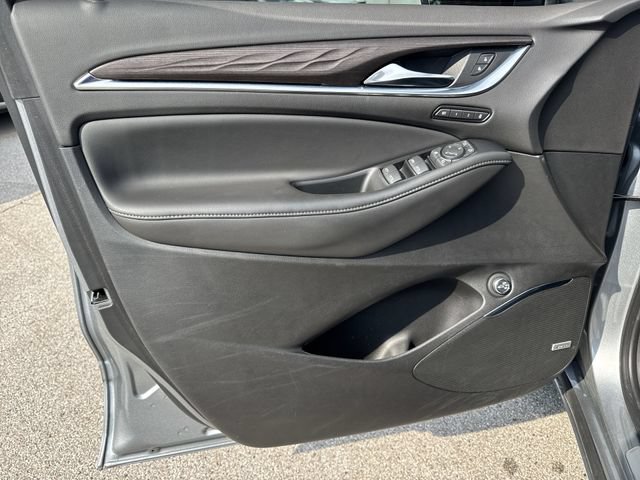 Used 2024 Buick Enclave Avenir w/ Avenir Technology Package FWD image 23