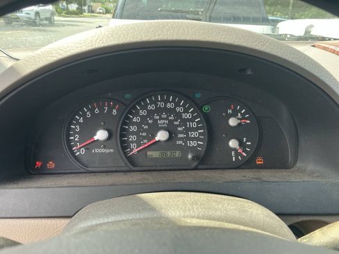 Used 2004 Kia Sorento EX AWD/4WD image 4
