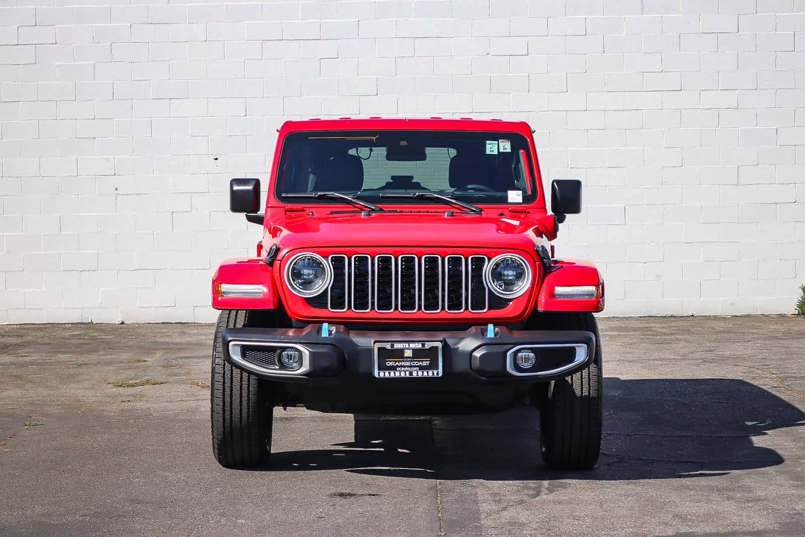 Used 2024 Jeep Wrangler Unlimited Sahara AWD/4WD image 2