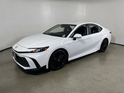 Certified 2025 Toyota Camry SE FWD image 7
