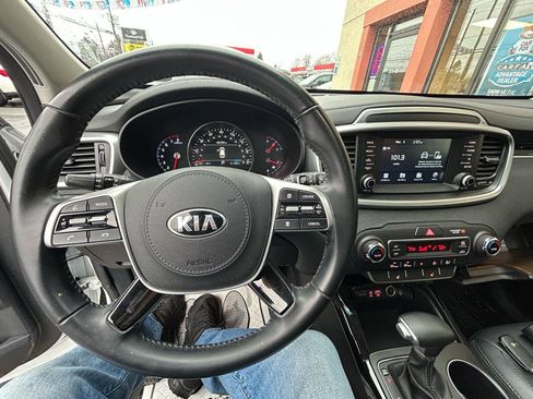 Used 2020 Kia Sorento EX image 11