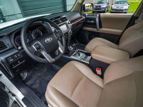 Used 2017 Toyota 4Runner Limited AWD/4WD image 11