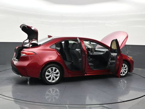 Used 2025 Toyota Corolla LE FWD image 34