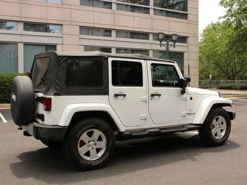 Used 2012 Jeep Wrangler Unlimited Sahara w/ Connectivity Group AWD/4WD image 8