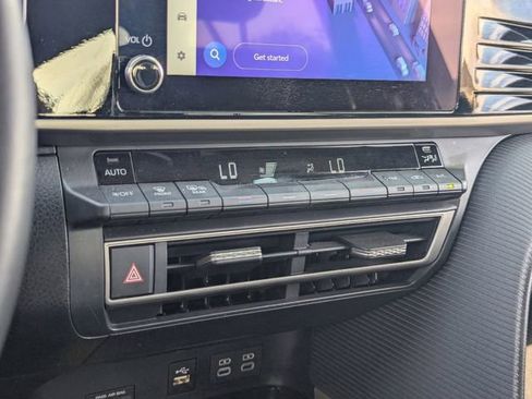 Used 2025 Toyota Camry SE FWD image 28