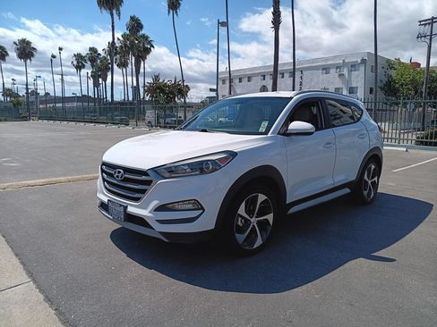 Used 2017 Hyundai Tucson Sport FWD image 3