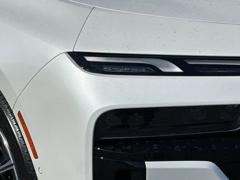 New 2025 BMW 740i image 10